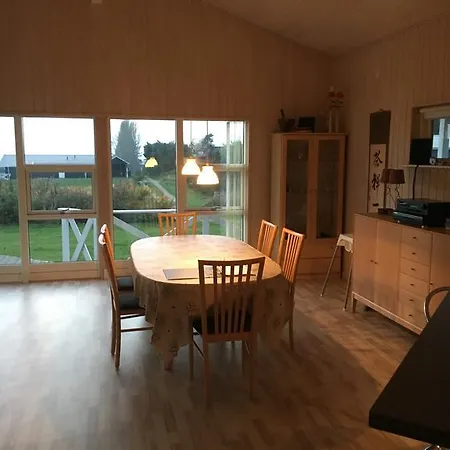 Three-bedroom In Ebeltoft